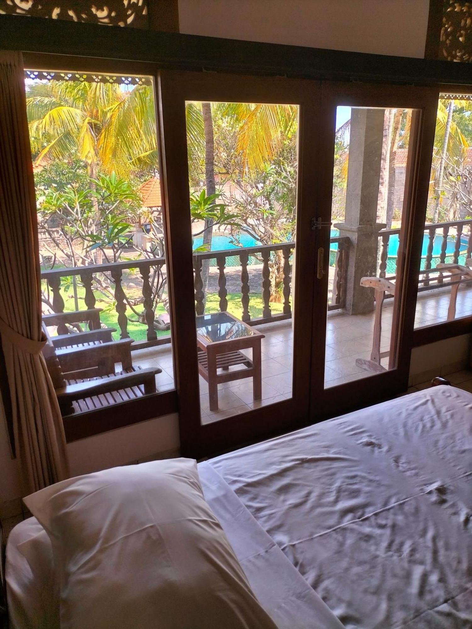 Hotel Seaside Lovina Экстерьер фото